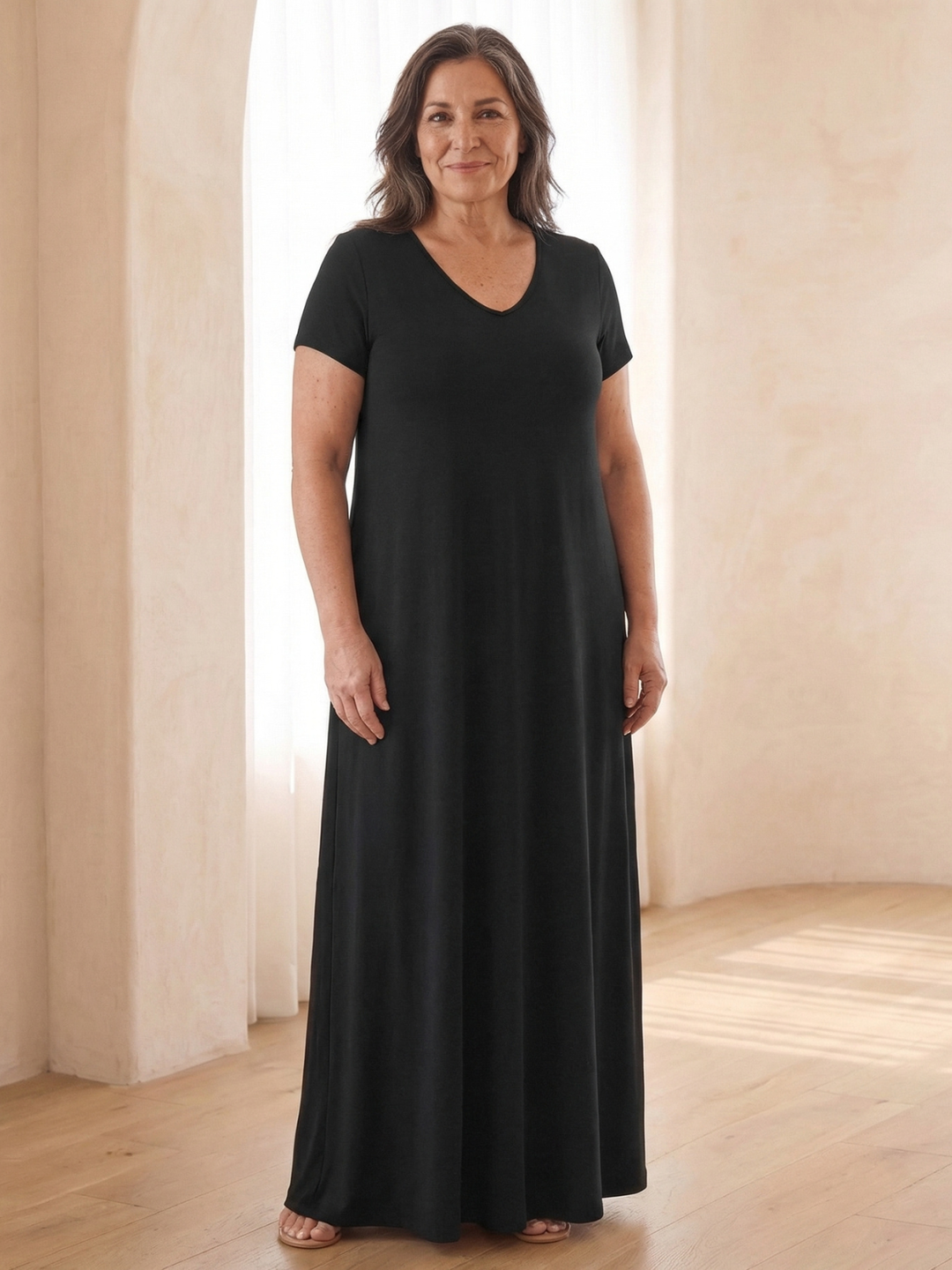 Silvia | Vestido Maxi con Cuello en V y Manga Corta con Bolsillos