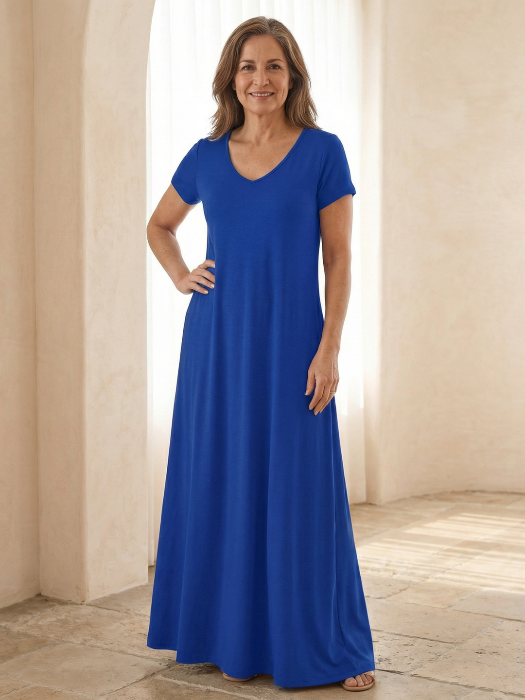 Silvia | Vestido Maxi con Cuello en V y Manga Corta con Bolsillos