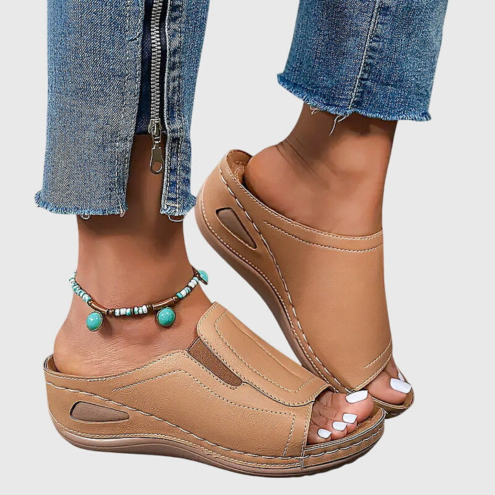 LUNA – ORTHOPEDIC SANDALS