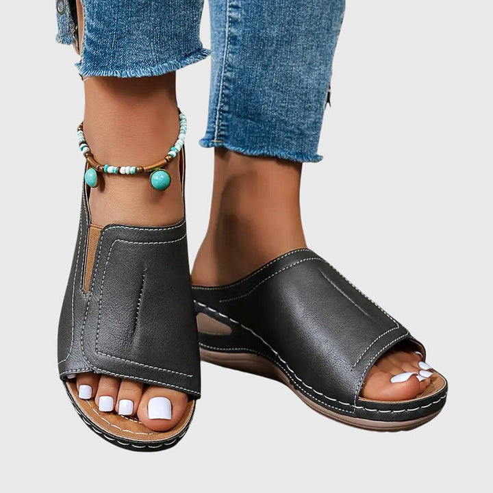 LUNA – ORTHOPEDIC SANDALS