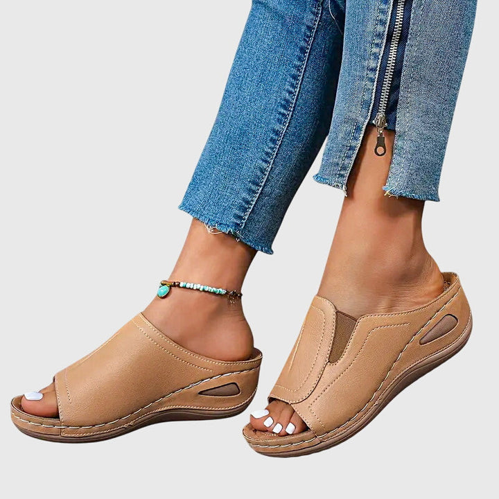 LUNA – ORTHOPEDIC SANDALS