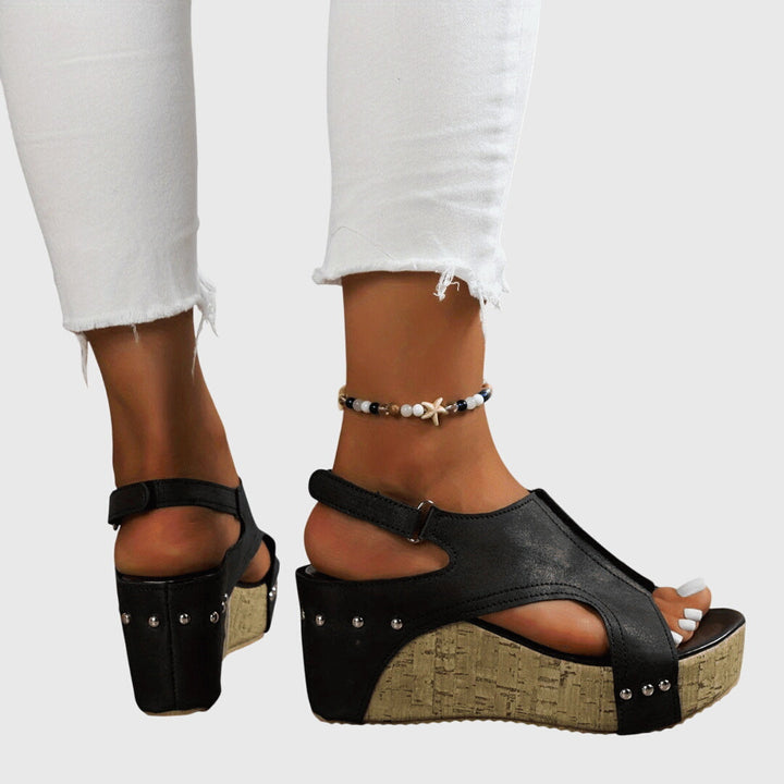 LIA – ORTHOPEDIC SANDALS