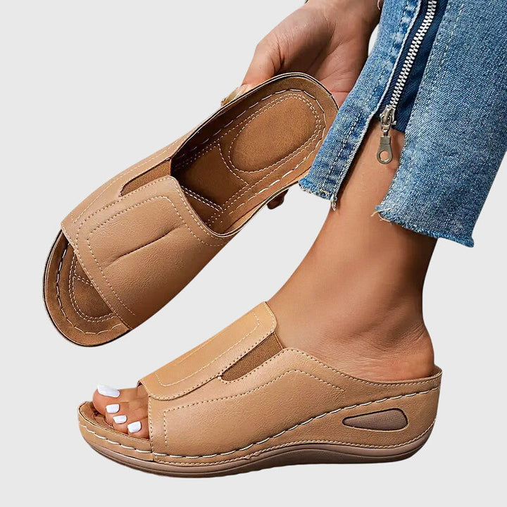 LUNA – ORTHOPEDIC SANDALS