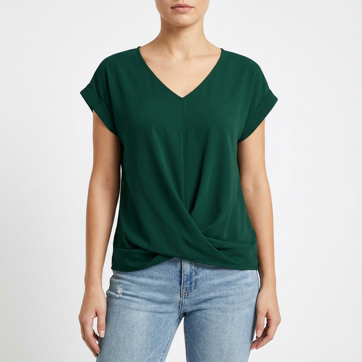 Daniela | Camiseta de Mujer con Cuello en V y Detalle Torcido Frontal