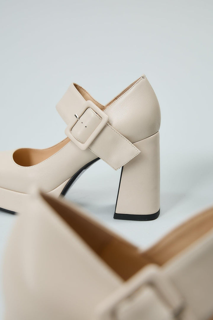 Claudia Beige