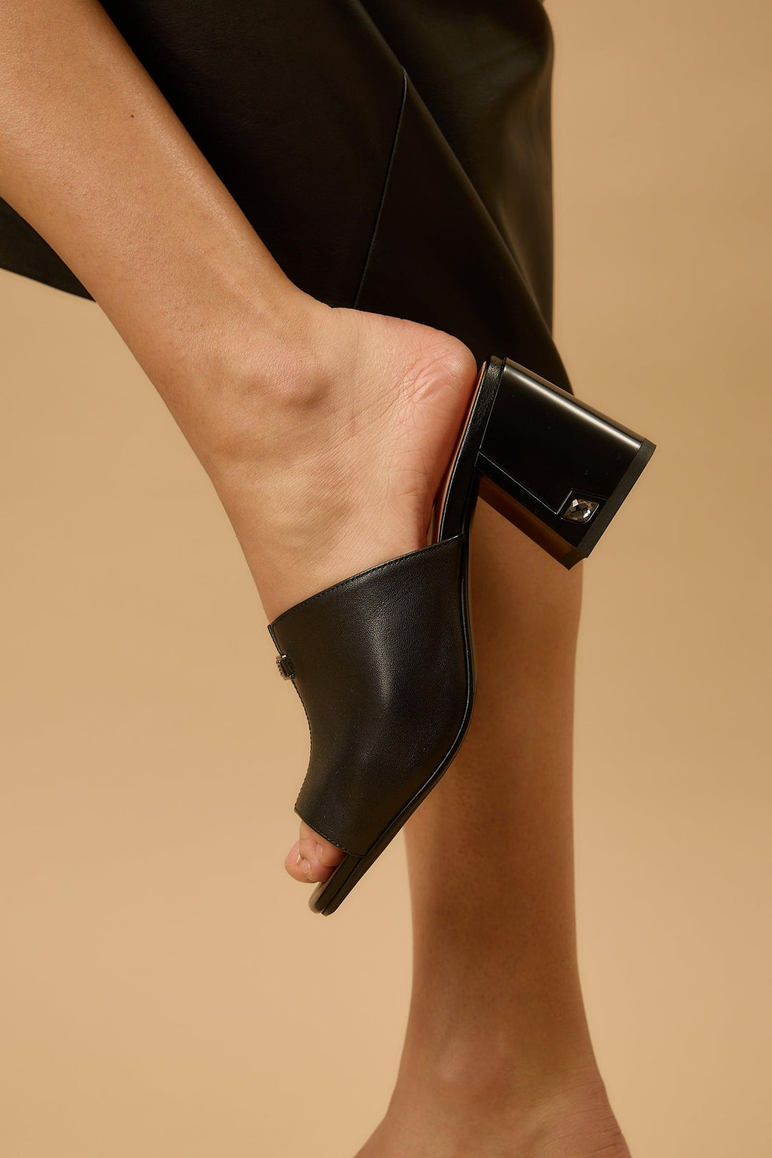Evita Black