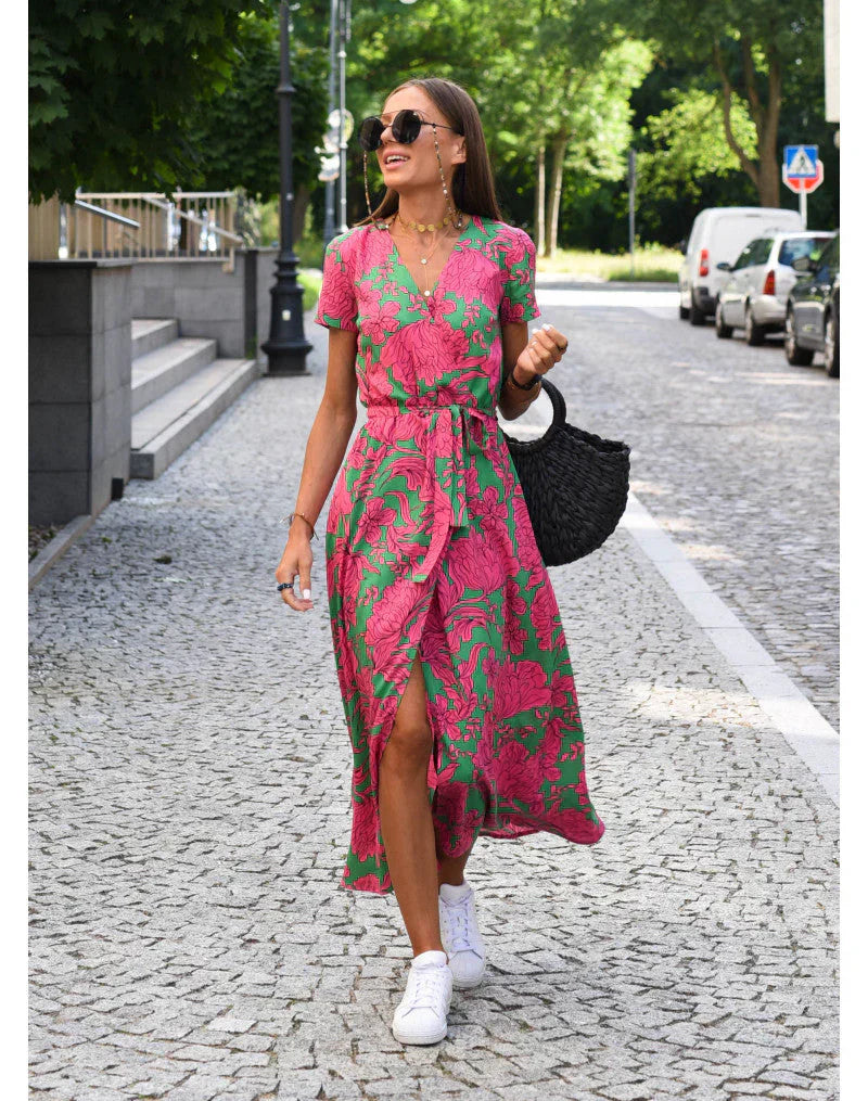 Julia | Robe élégante à col en V