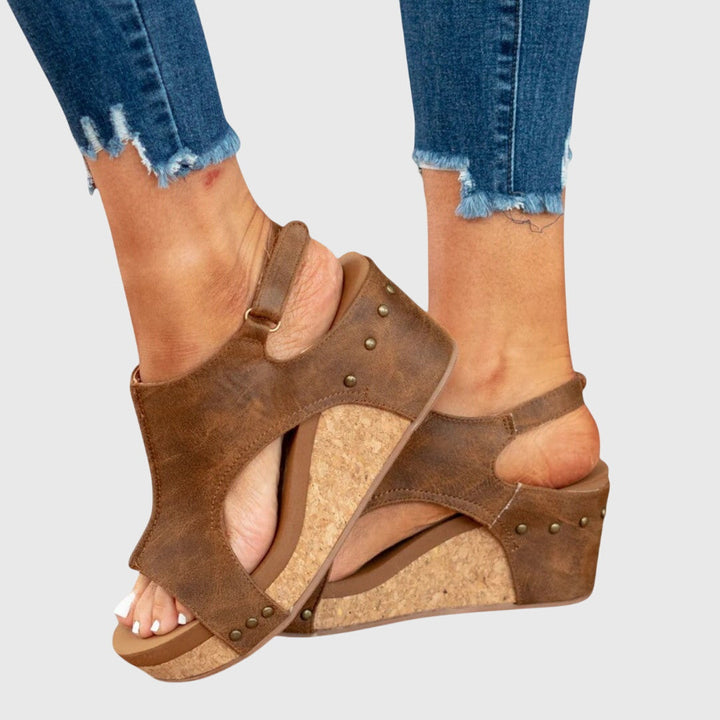 LUNA – ORTHOPEDIC SANDALS