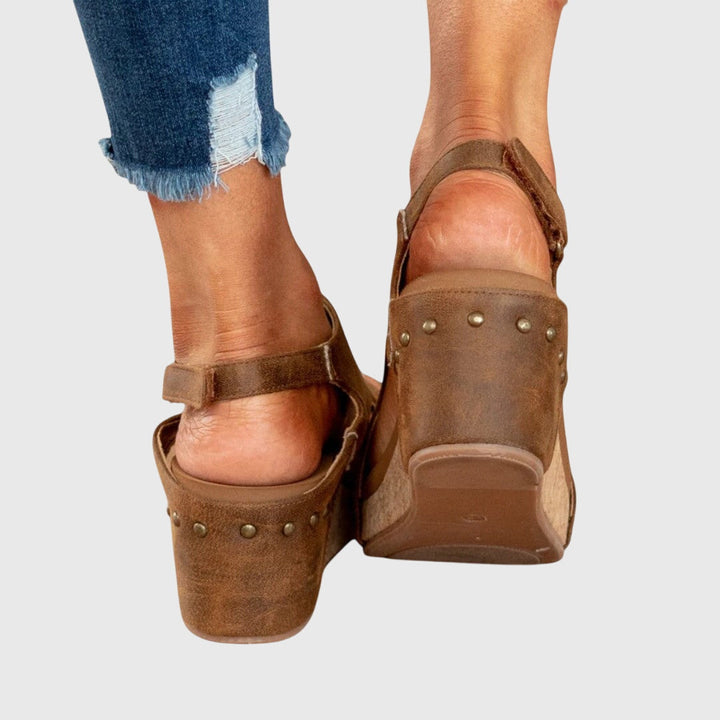 LUNA – ORTHOPEDIC SANDALS