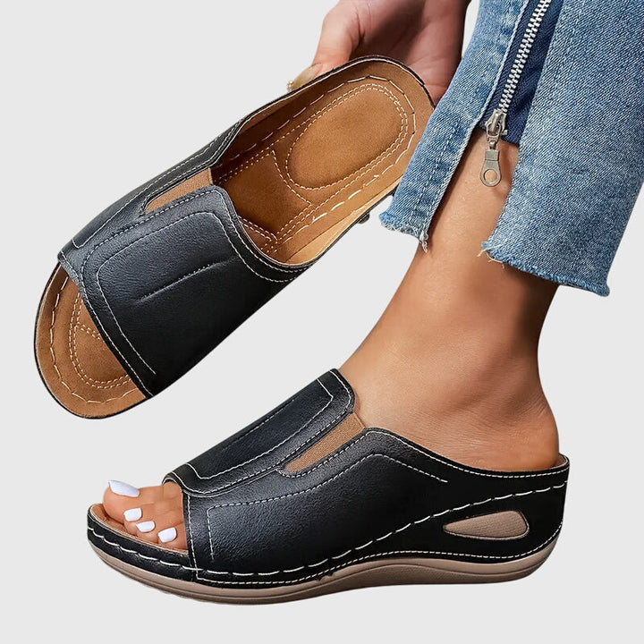 LUNA – ORTHOPEDIC SANDALS